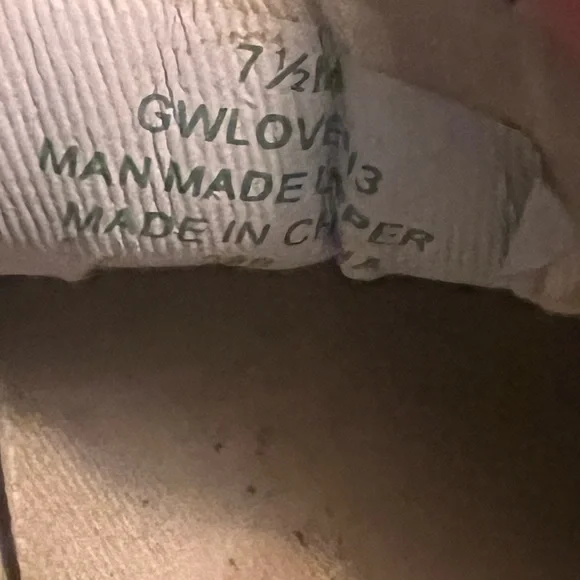 Guess Women's Loven Casual Sneakers. Gold/Brown. Size 7.5 - Picture 9 of 10